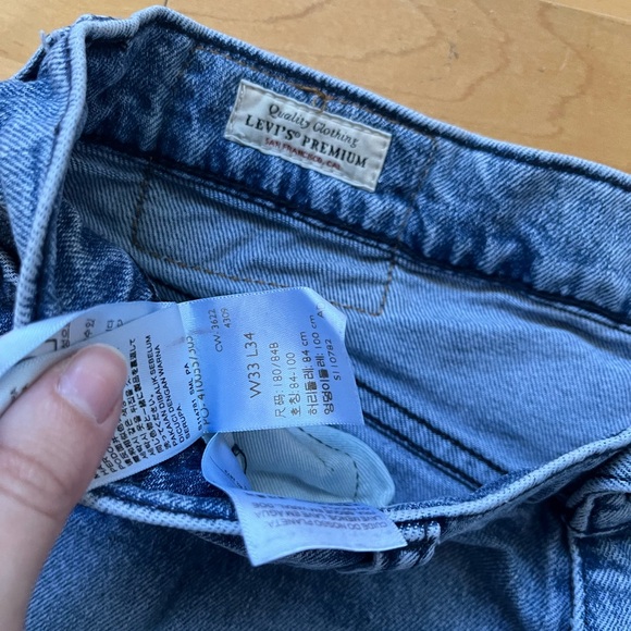 Levi’s - Taper Slim Fit Jean - Picture 3 of 3